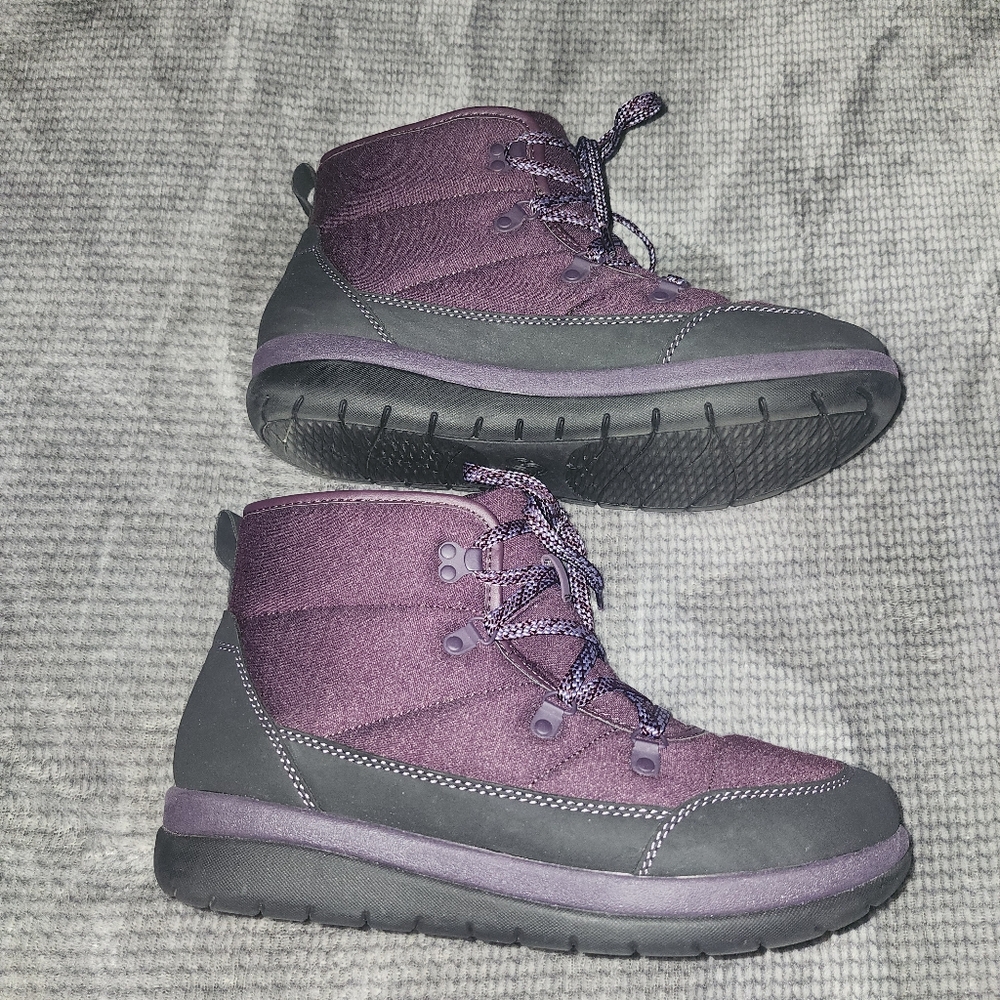 Clarks Cloudsteppers Womens Sz 8 M Shoes Purple Black Lace Up Comfort Ankle Boot - Picture 2 of 6